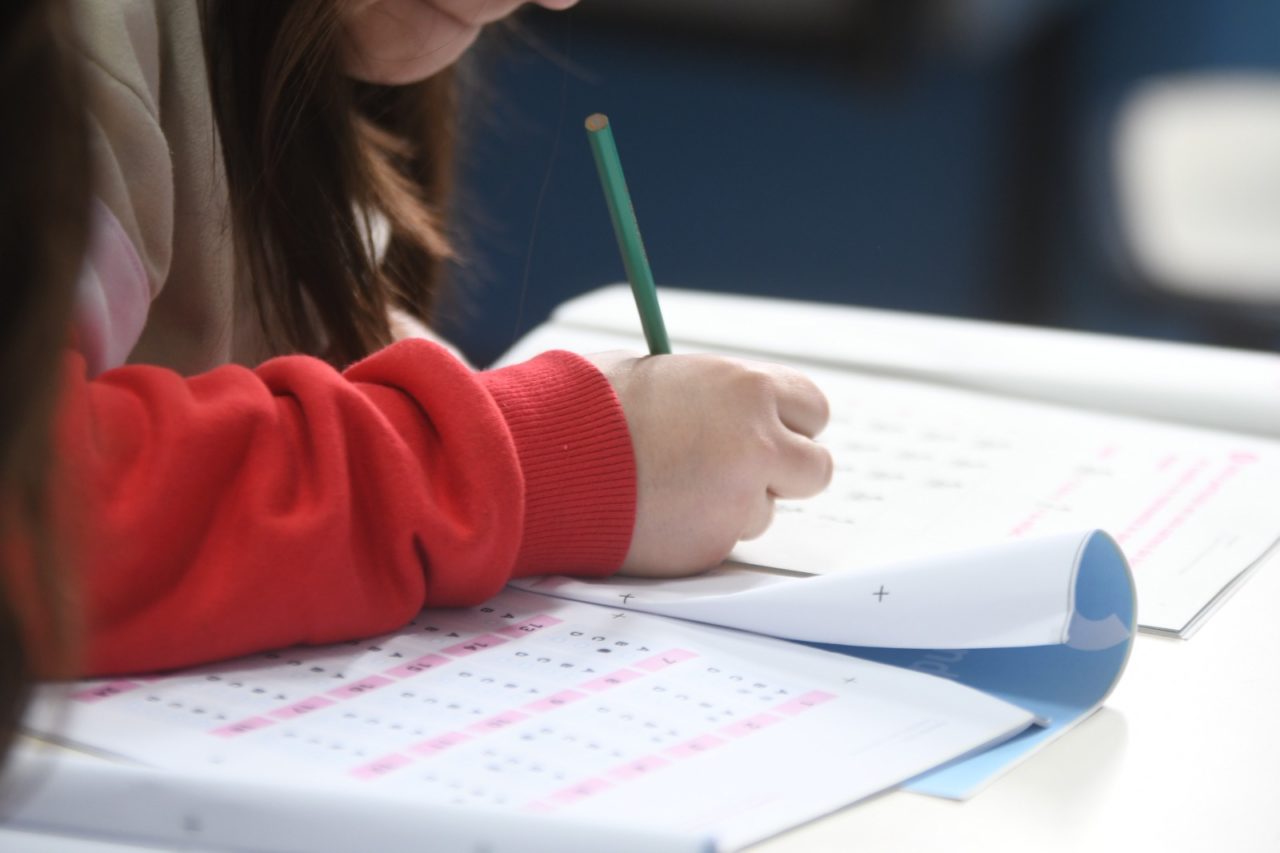 Realizaron Más de 10.000 estudiantes realizaron la evaluación Aprender en Chubut ...