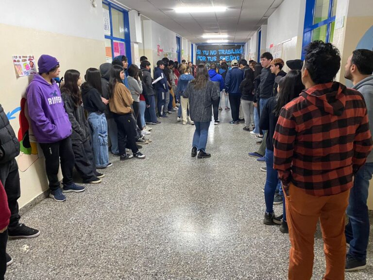 Lee más sobre el artículo Escuela 7730