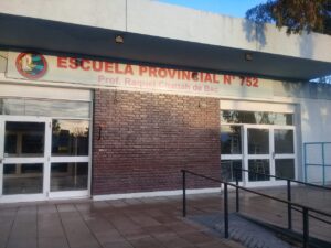 Lee más sobre el artículo Escuela 752
