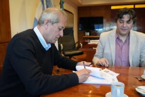 Lee más sobre el artículo Chubut fortalece la formación secundaria a través de nuevos convenios de cooperación con la Universidad Nacional de la Patagonia