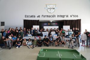 Lee más sobre el artículo UNOPS recorrió la EFI N.° 506 de Trelew y destacó el desarrollo de la robótica inclusiva