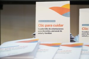 Lee más sobre el artículo Educación, Salud y Lotería del Chubut lanzan “Clic para cuidar”, una herramienta para prevenir consumos digitales problemáticos en niños, niñas y adolescentes