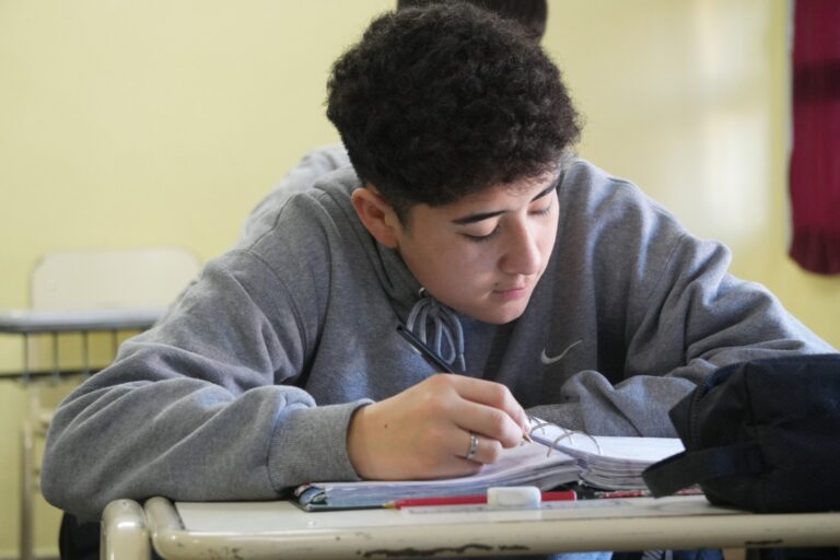 El Ministerio de Educación realizará una Evaluación Censal para estudiantes de 3° año y convoca a docentes evaluadores