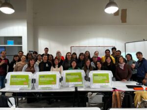 Lee más sobre el artículo Diez escuelas de Chubut recibieron kits didácticos para enseñar energías renovables